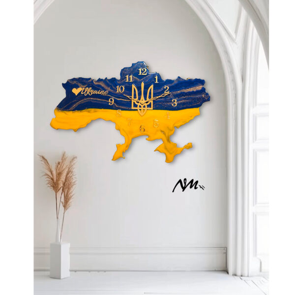 Ukrainian clock with love